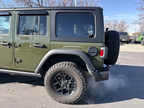 Used 2024 Jeep Wrangler Willys image 12