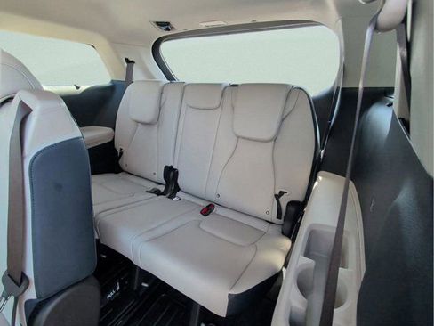 New 2026 Kia Carnival EX FWD image 21