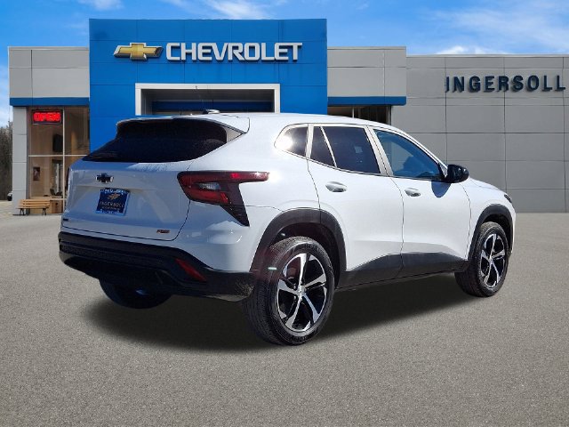 Used 2024 Chevrolet Trax RS w/ Driver Confidence Package FWD image 27