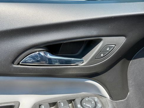 Certified 2023 Chevrolet Equinox LS w/ LS Convenience Package AWD/4WD image 13