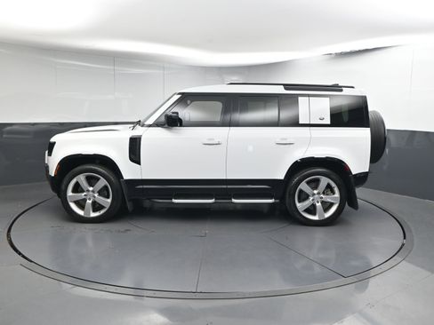 Used 2023 Land Rover Defender 110 X-Dynamic SE image 2
