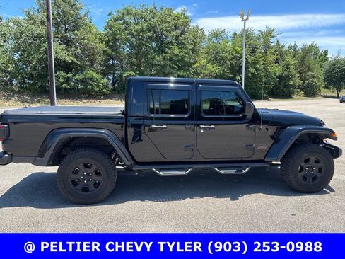 Used 2023 Jeep Gladiator Mojave w/ LED Lighting Group AWD/4WD image 9