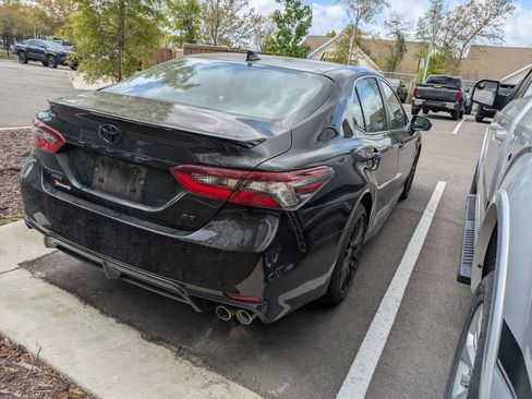 Used 2024 Toyota Camry SE image 7