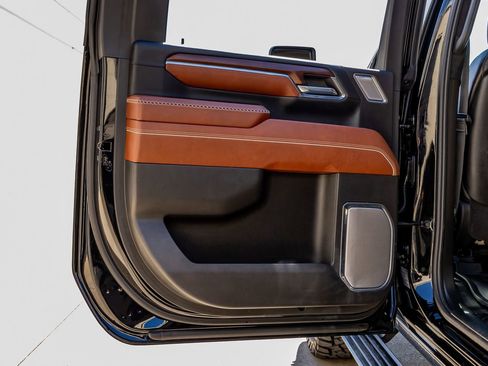 Used 2024 GMC Sierra 3500 Denali Ultimate image 38