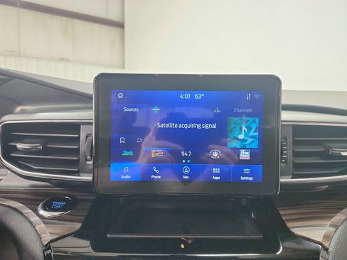 Used 2023 Ford Explorer Limited image 27