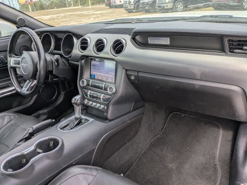 Used 2019 Ford Mustang Premium RWD image 15