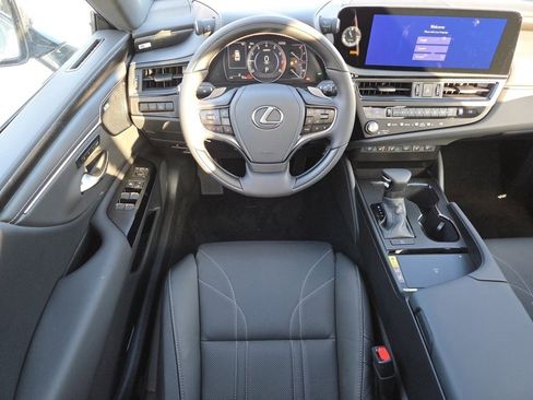 New 2025 Lexus ES 350 Ultra Luxury image 4