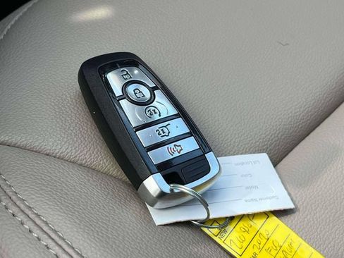 Used 2020 Ford Explorer XLT w/ Equipment Group 202A AWD/4WD image 42