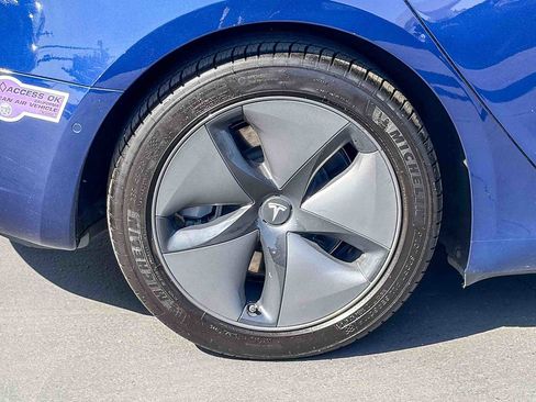 Used 2018 Tesla Model 3 Long Range image 10