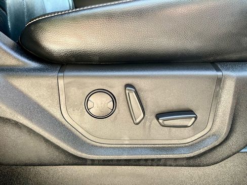 Used 2019 Ford F150 Lariat image 11