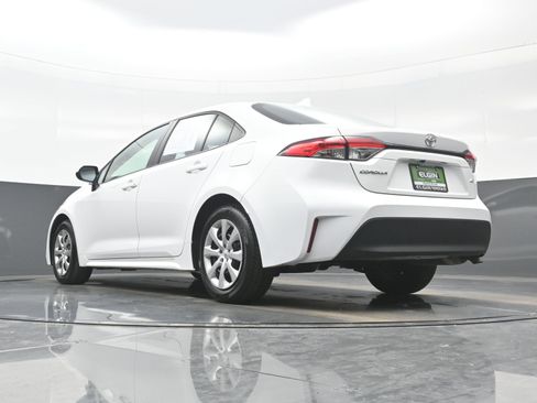 Used 2025 Toyota Corolla LE FWD image 29