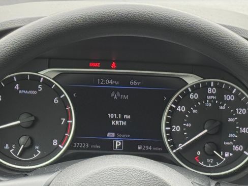 Used 2025 Nissan Sentra SV FWD image 39