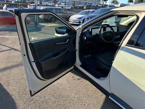 Used 2024 Kia EV6 Light image 10