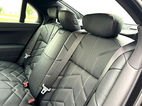 New 2026 BMW 740i RWD image 18
