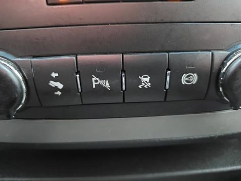 Used 2011 GMC Sierra 2500 SLT w/ SLT Convenience Package image 32