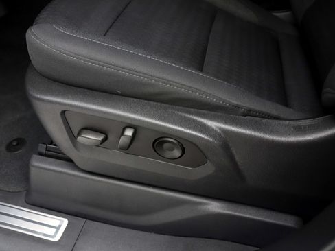 Used 2024 Chevrolet Silverado 2500 LT AWD/4WD image 19