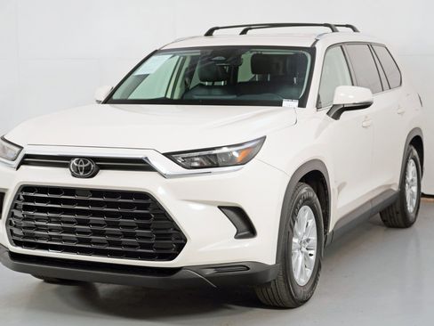 Used 2024 Toyota Grand Highlander XLE image 47