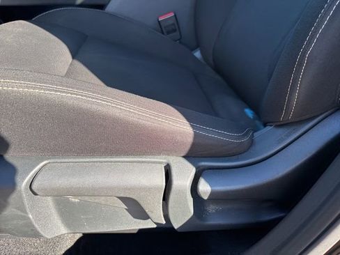 Used 2023 Nissan Rogue S image 11