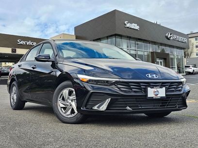 New 2025 Hyundai Elantra SE