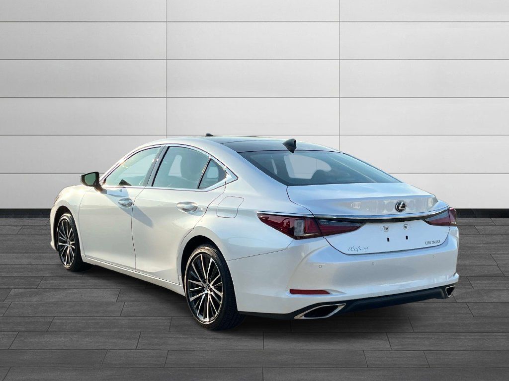 Used 2023 Lexus ES 350 w/ Premium Package FWD image 3