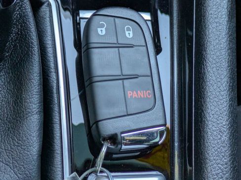 Used 2024 Jeep Compass Sport image 28