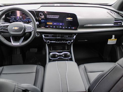 New 2026 Chevrolet Traverse LT w/ Driver Confidence Package FWD image 11