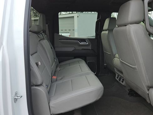 Used 2025 GMC Sierra 1500 SLT AWD/4WD image 14