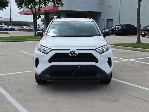 Used 2025 Toyota RAV4 LE AWD/4WD image 2