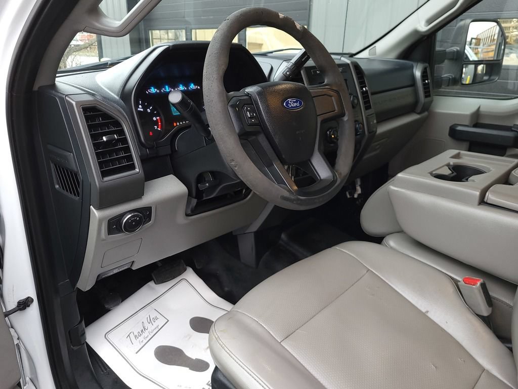 Used 2017 Ford F250 XL w/ Snow Plow/Camper Package AWD/4WD image 13