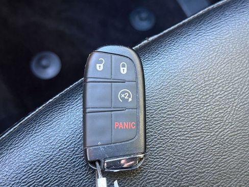 Used 2025 Jeep Compass Limited image 18