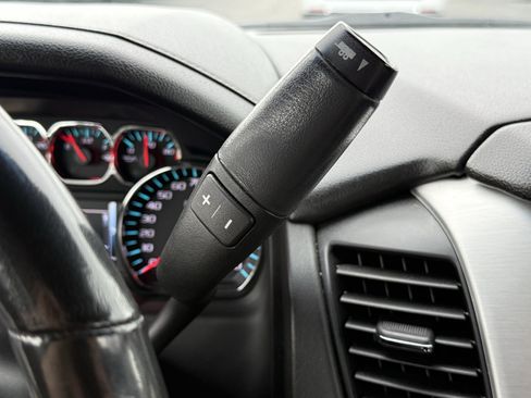 Used 2018 GMC Yukon SLT w/ Premium Edition RWD image 13