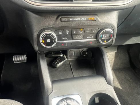 Used 2020 Ford Escape SE FWD image 21