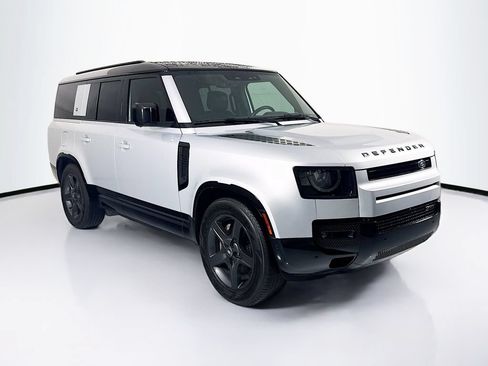 Used 2023 Land Rover Defender 130 X-Dynamic SE AWD/4WD image 3