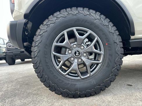 New 2025 Ford Bronco Badlands image 11