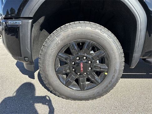 New 2026 GMC Sierra 2500 AT4 w/ AT4 Premium Plus Package image 10