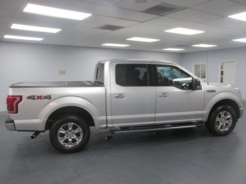Used 2016 Ford F150 XLT w/ Equipment Group 302A Luxury AWD/4WD image 4