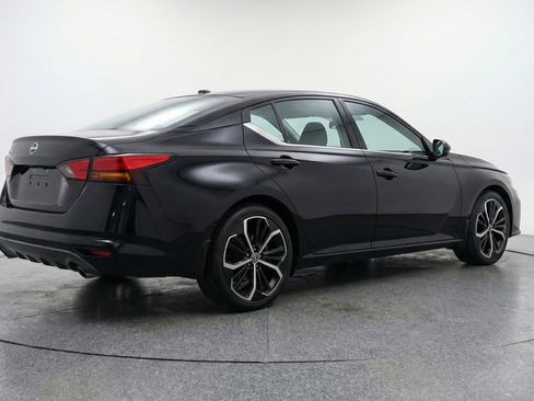 Used 2025 Nissan Altima 2.5 SR FWD image 9