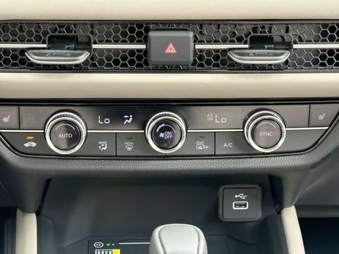 Used 2025 Honda HR-V EX-L image 19