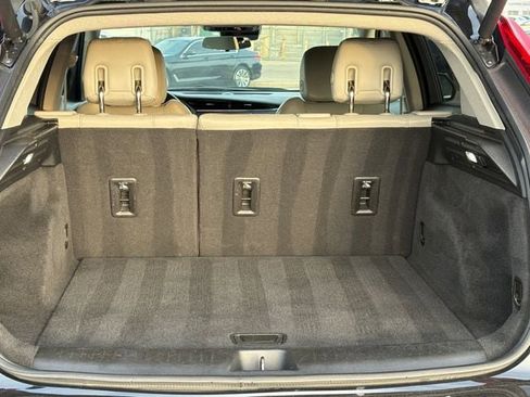 Used 2021 Cadillac XT4 Luxury w/ Cold Weather Package image 40