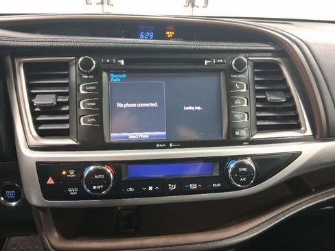 Used 2015 Toyota Highlander XLE AWD/4WD image 31