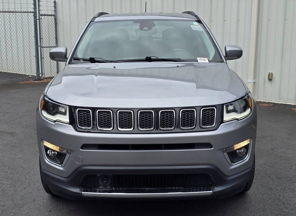 Used 2018 Jeep Compass Limited w/ Navigation Group FWD image 2