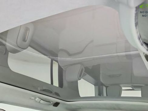 Used 2025 Rivian R1S Premium AWD/4WD image 61