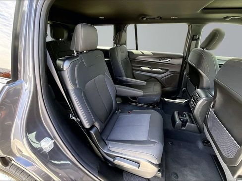 New 2026 Jeep Grand Cherokee L 4WD image 18