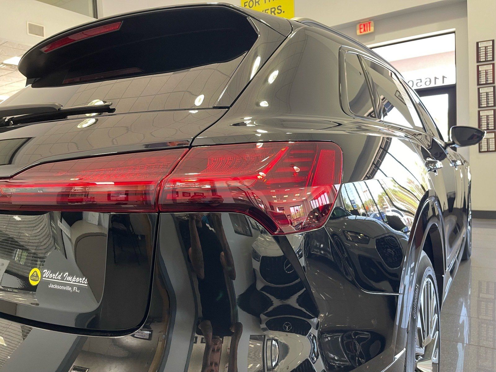 Used 2024 Audi Q8 e-tron Premium Plus w/ Premium Plus Package AWD/4WD image 16