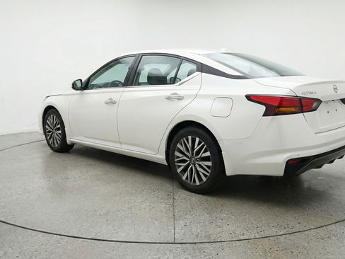 Used 2025 Nissan Altima 2.5 SV image 6