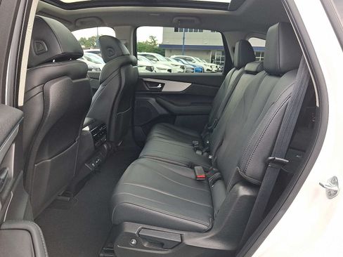 Used 2023 Acura MDX SH-AWD image 11