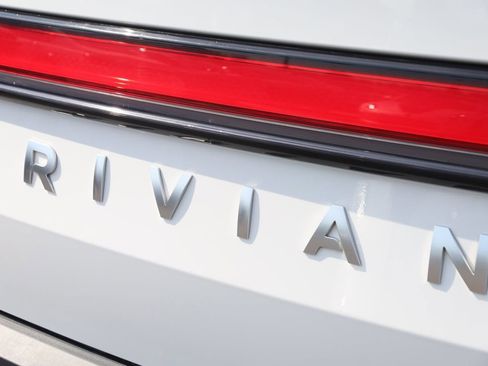 Used 2022 Rivian R1T Adventure image 65