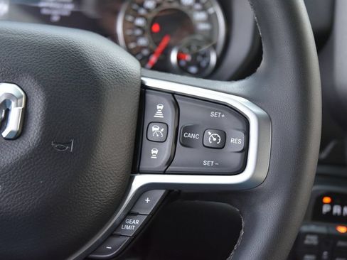 Used 2025 RAM 1500 Big Horn AWD/4WD image 17