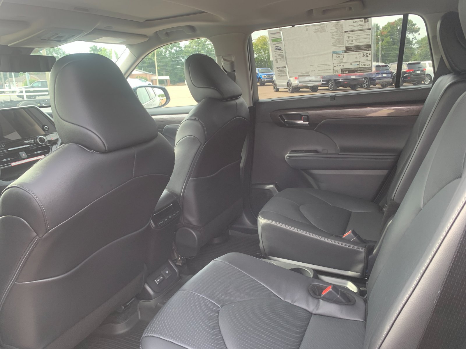 New 2026 Toyota Highlander Limited AWD/4WD image 13