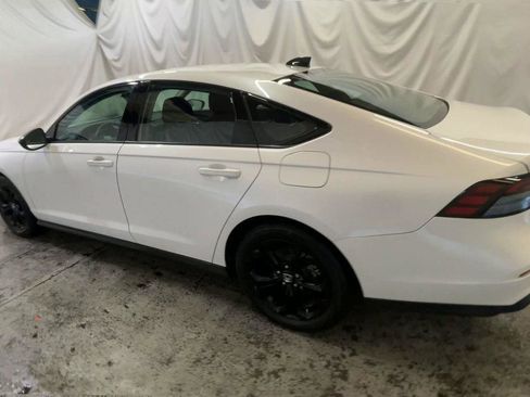 Certified 2025 Honda Accord SE image 6